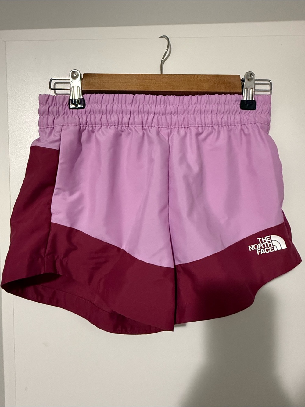 99. The North Face Class V Pathfinder Flashdry Girl’s Athletic Shorts Medium